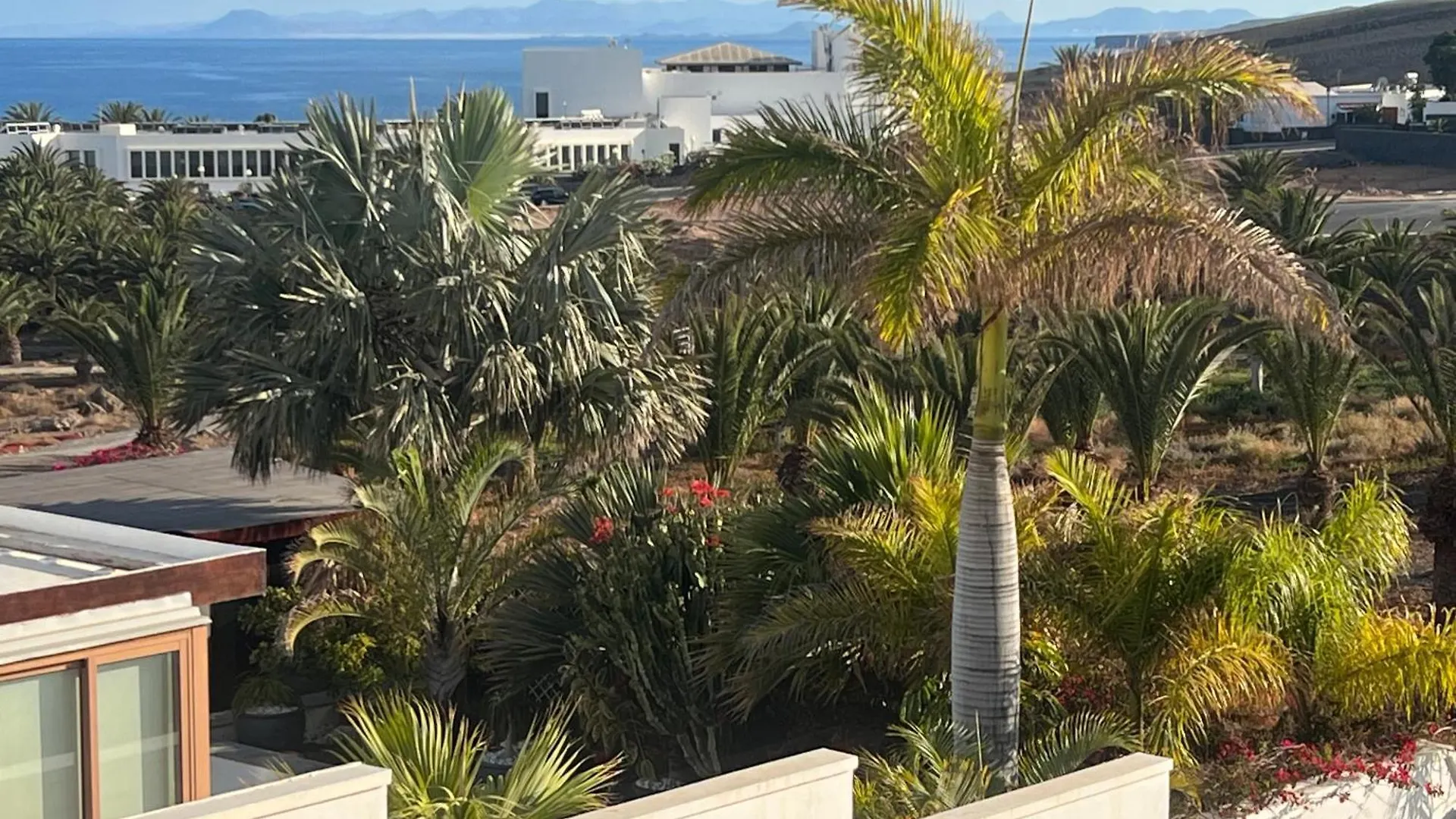 Villa Dedalos - A Luxury Large Villa With A Heated Pool In Puerto Calero