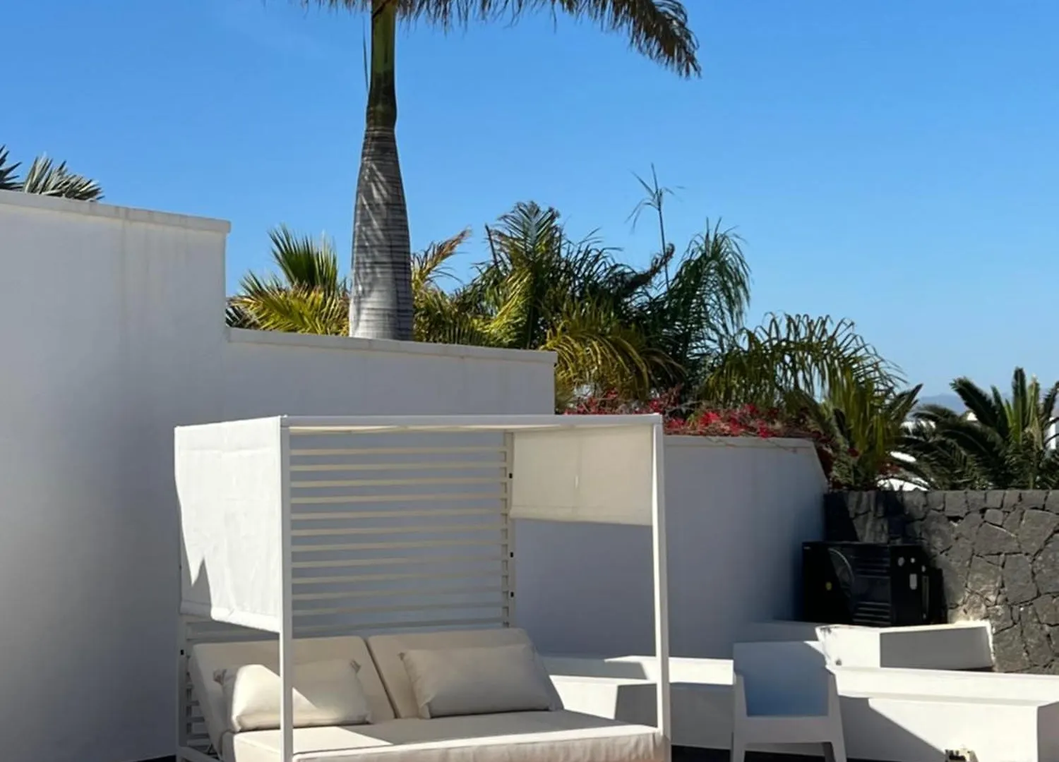 Villa Dedalos - A Luxury Large Villa With A Heated Pool In Puerto Calero 0*,  Spain
