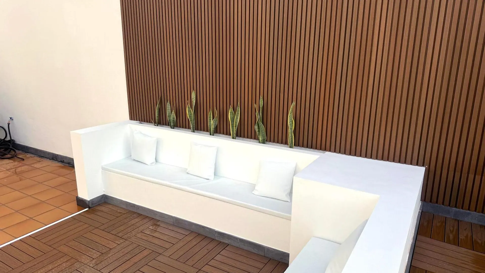 Villa Dedalos - A Luxury Large Villa With A Heated Pool In Puerto Calero Spain