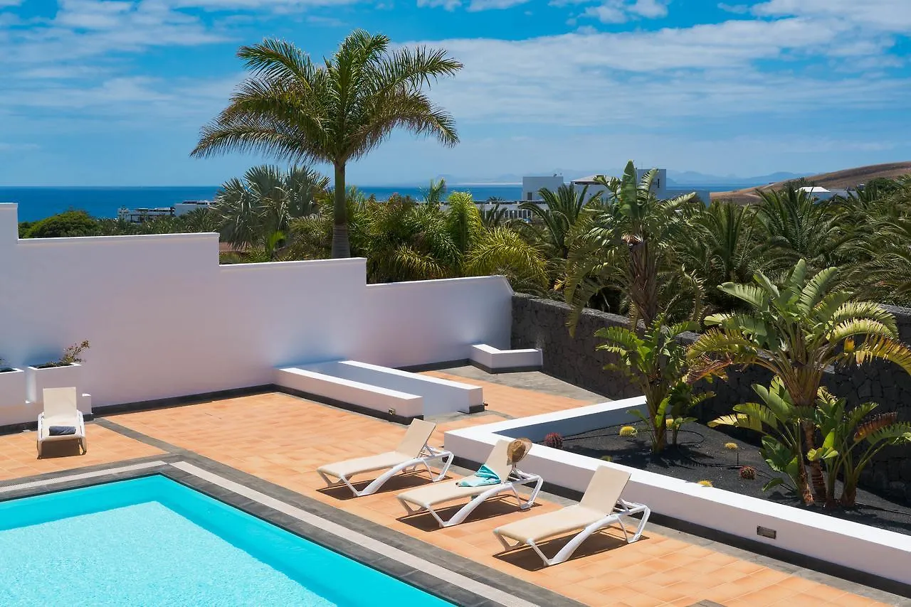 Villa Dedalos - A Luxury Large Villa With A Heated Pool In Puerto Calero 0*,  Spain