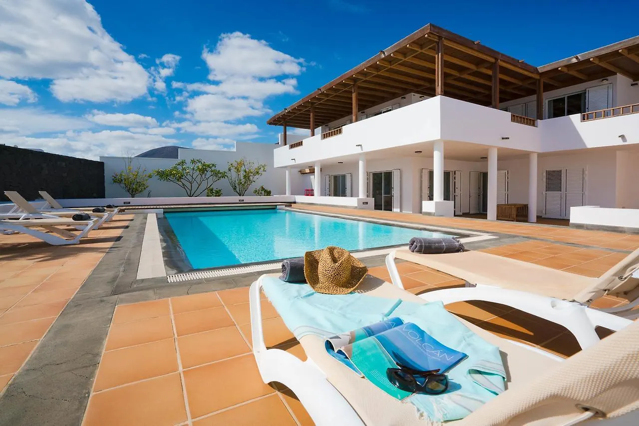 Villa Dedalos - A Luxury Large Villa With A Heated Pool In Puerto Calero
