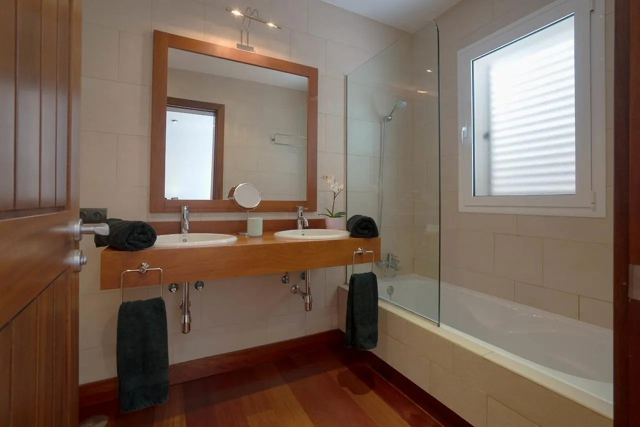 Villa Dedalos - A Luxury Large Villa With A Heated Pool In Puerto Calero